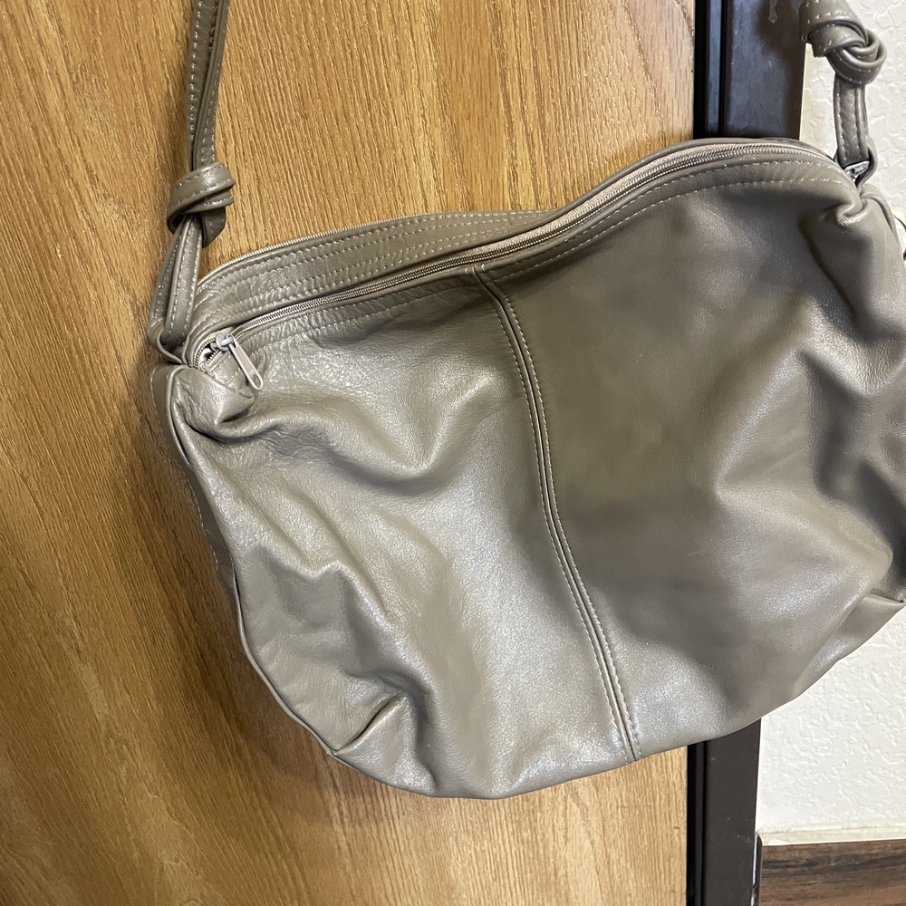 Elegant Gray Shoulder Bag